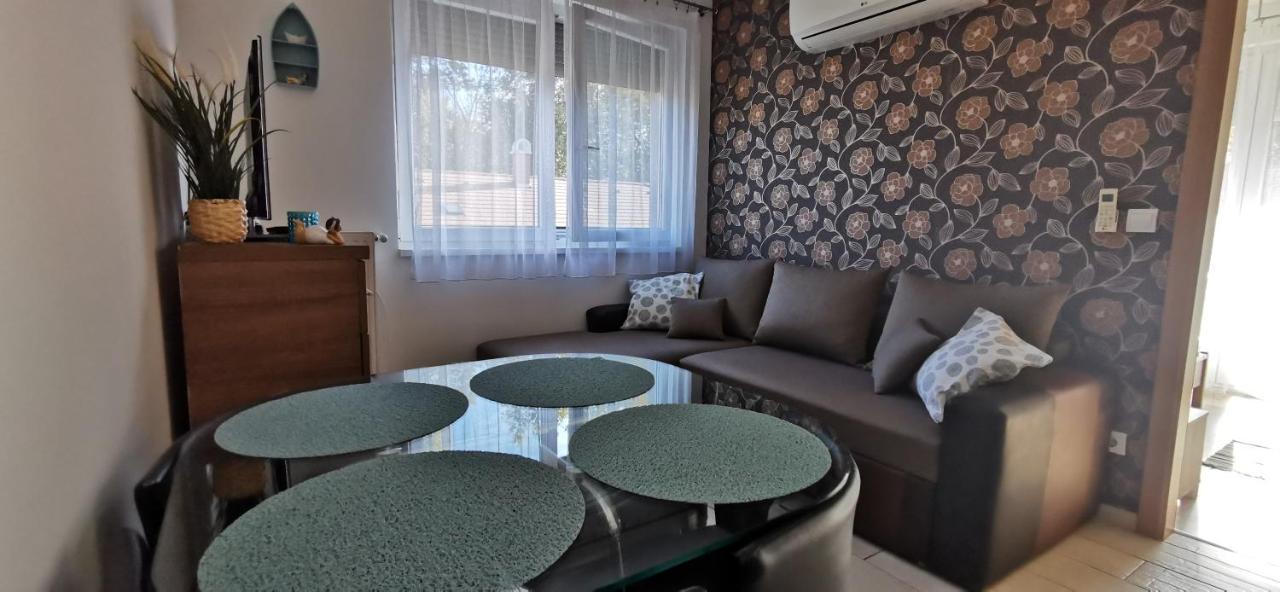 Vivi Wellness Apartman Apartment Siofok Exterior photo